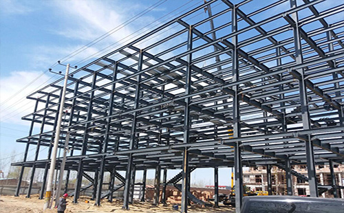 康乐甘肃钢结构厂房屋面选材指南：确保性能与经济性的完美结合