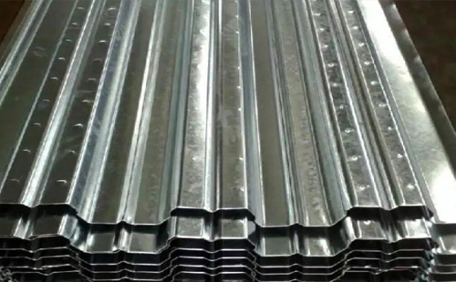 康乐高层住宅吊装楼承板怎么省工期